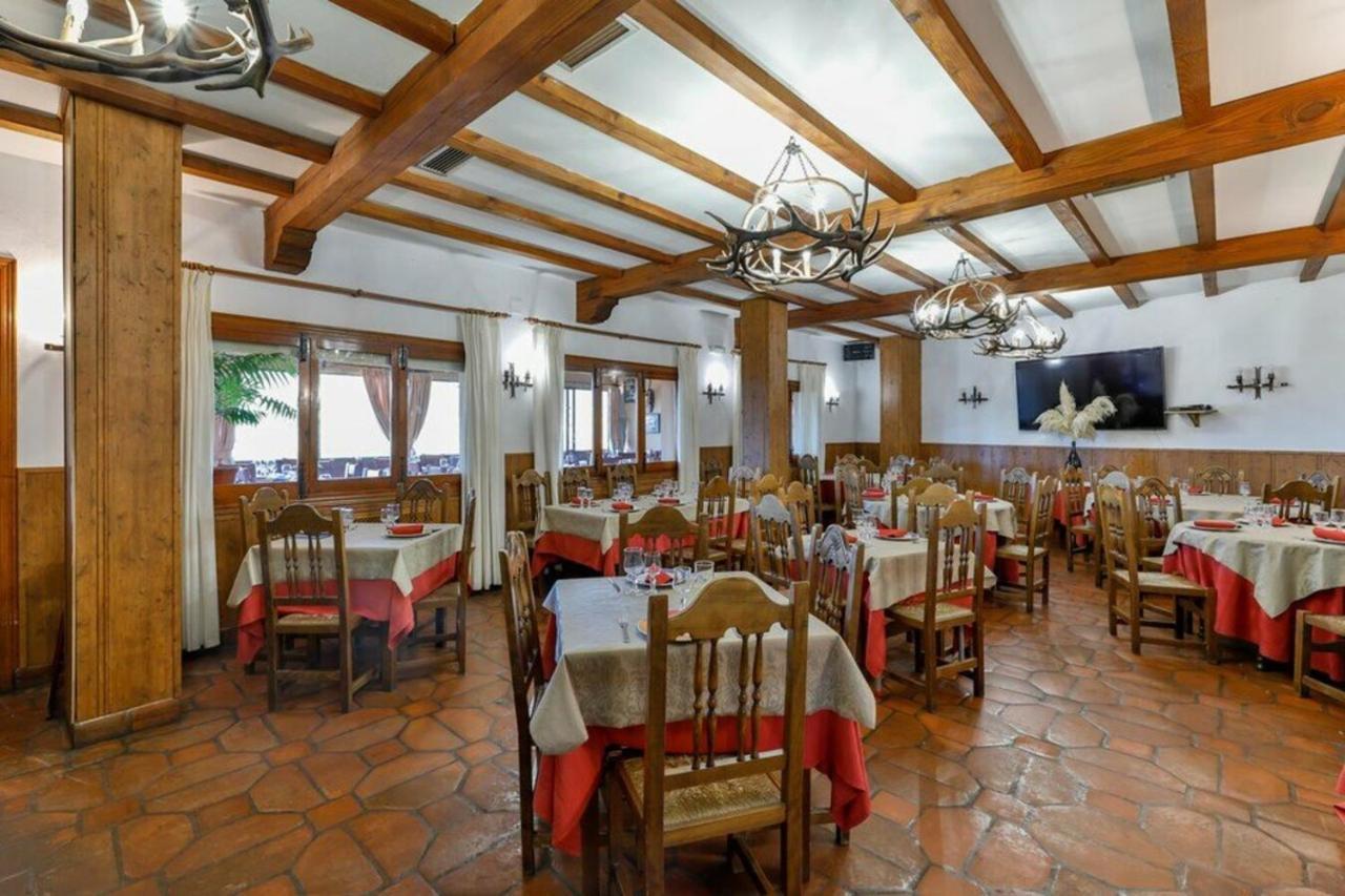 Hostal Alfonso XI Guadalupe  Exterior foto